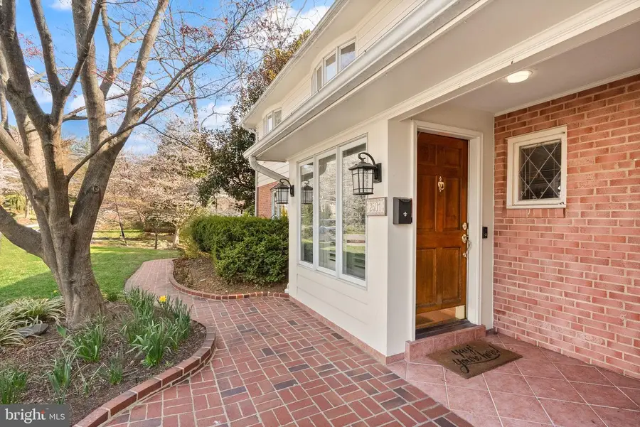 2501 N Nelson St N, Arlington, VA 22207 - #3