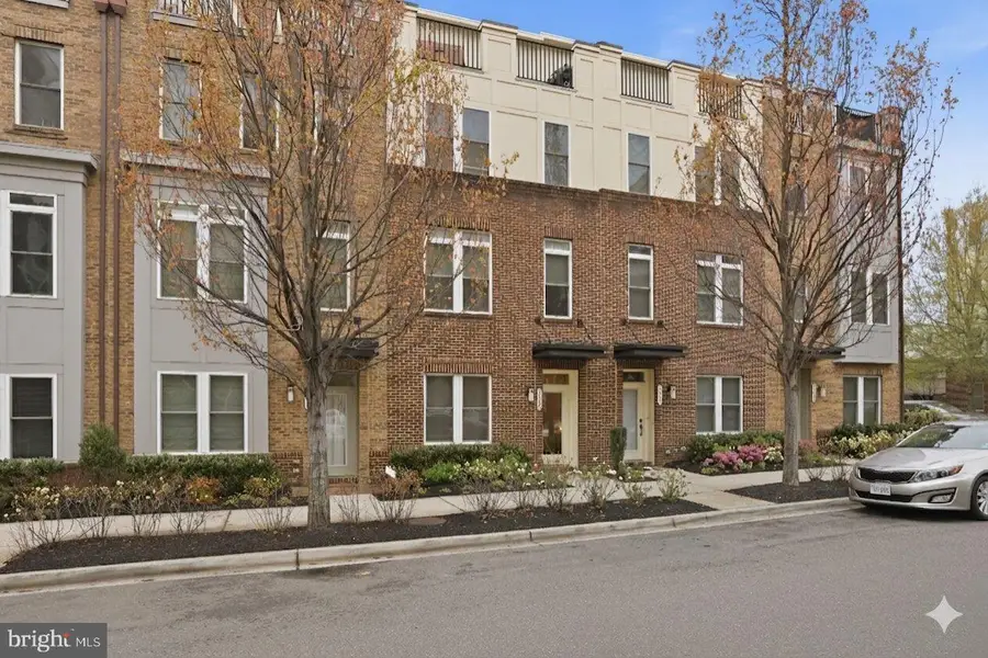 3420 11th St S, Arlington, VA 22204 - #2