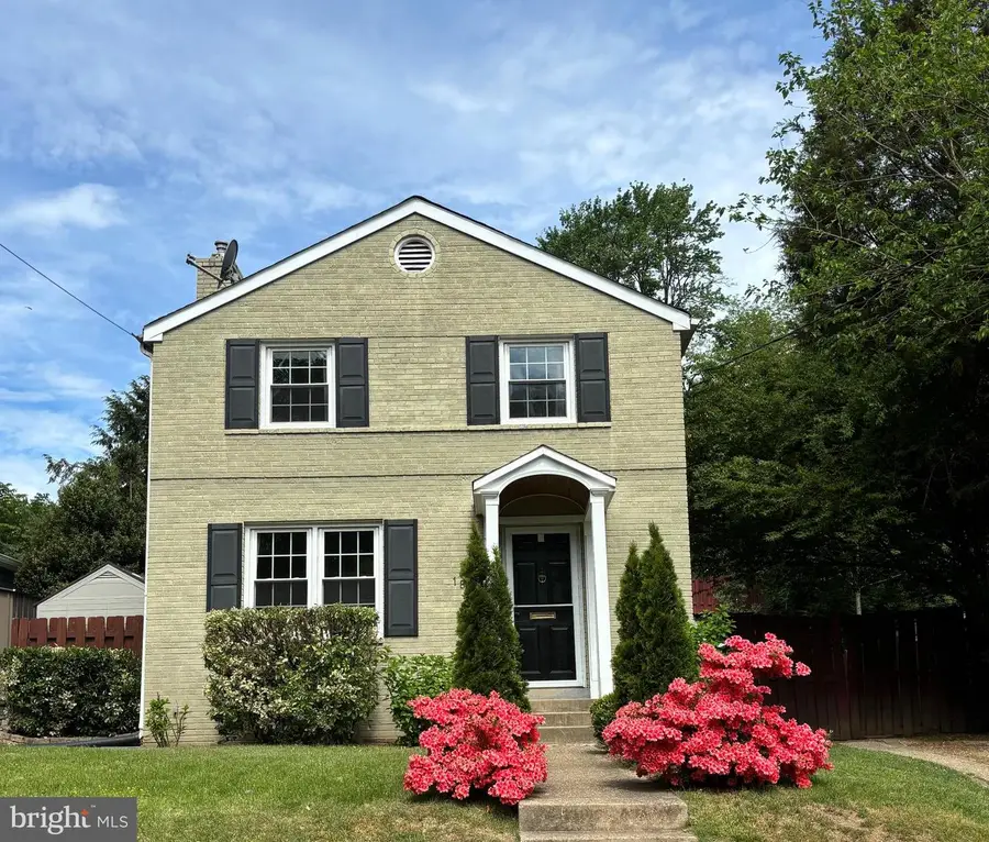 1861 S George Mason Dr, Arlington, VA 22204 - #2