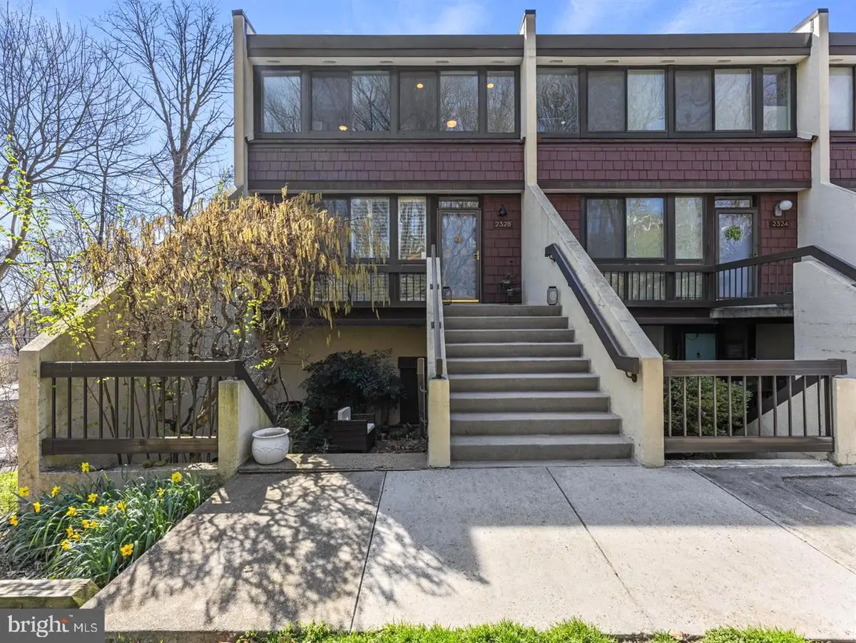 2328 S Quincy St #2, Arlington, VA 22204 - #1