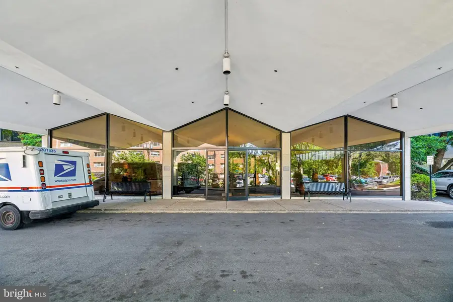 1200 N Nash St #1109, Arlington, VA 22209 - #2