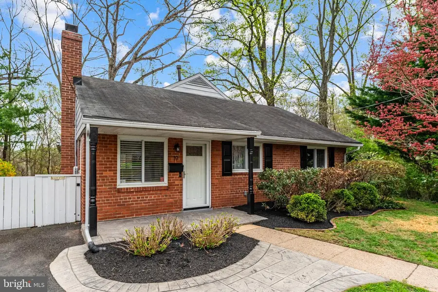 19 S Edison St, Arlington, VA 22204 - #3