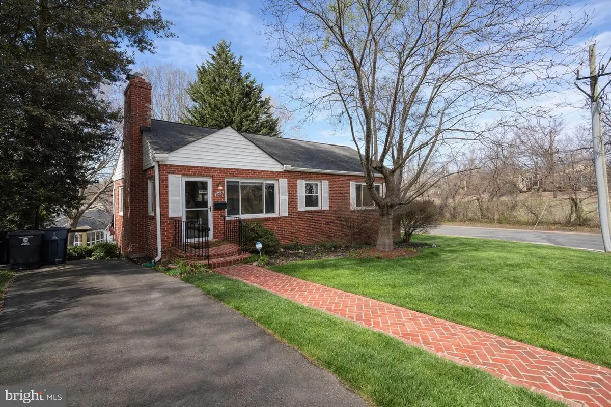 912 N Jacksonville St, Arlington, VA 22205 - #1