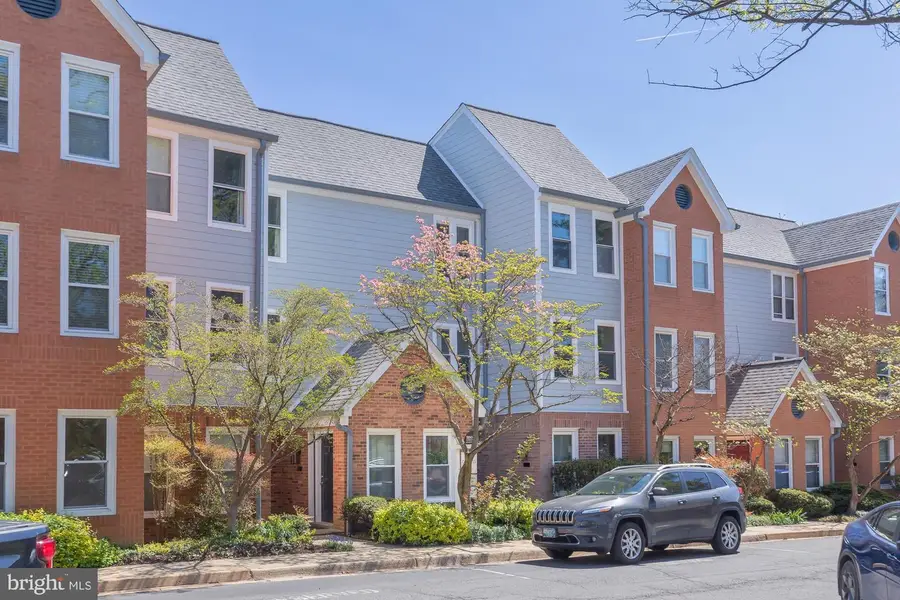 2103 N Rolfe St #b, Arlington, VA 22209 - #2