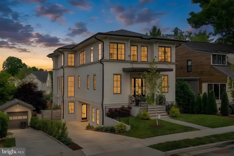 135 N Edgewood St, Arlington, VA 22201 - #2