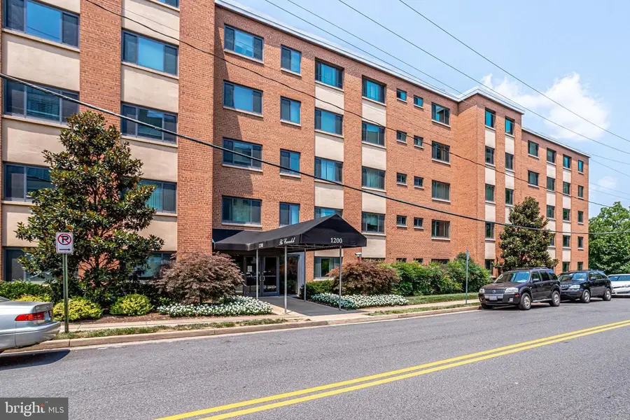 1200 S Arlington Ridge Rd #305, Arlington, VA 22202 - #3