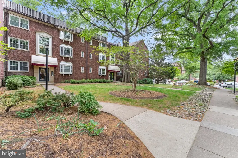 2104 N Scott St #35, Arlington, VA 22209 - #2