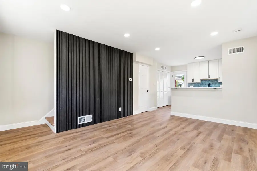 2621 S Four Mile Run Dr, Arlington, VA 22206 - #3