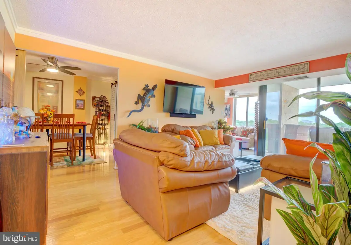 4500 S Four Mile Run Dr #1220, Arlington, VA 22204 - #1