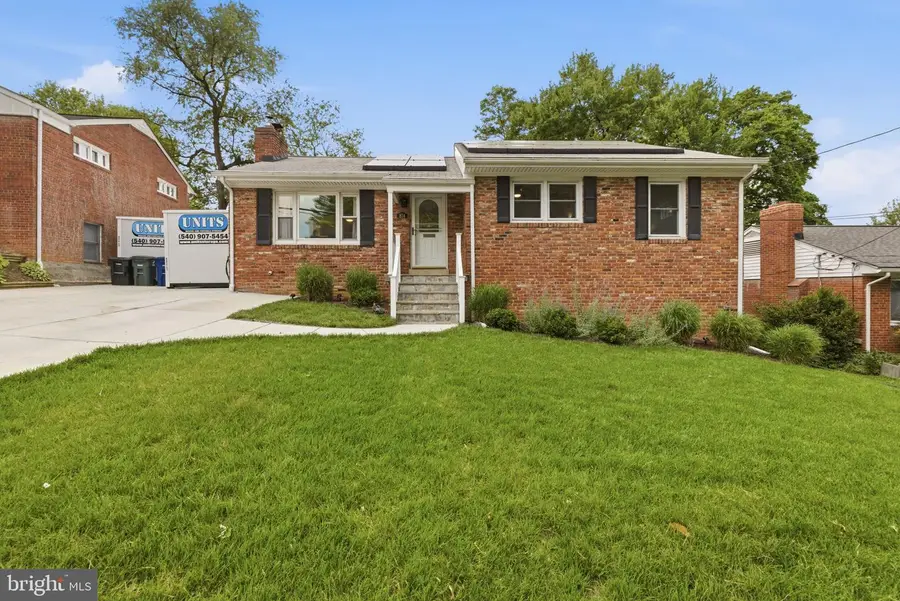 874 N Lebanon St, Arlington, VA 22205 - #2