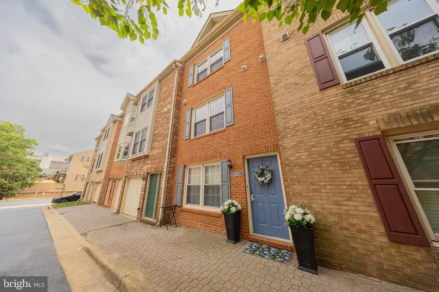 1804-b 9th St S, Arlington, VA 22204 - #3