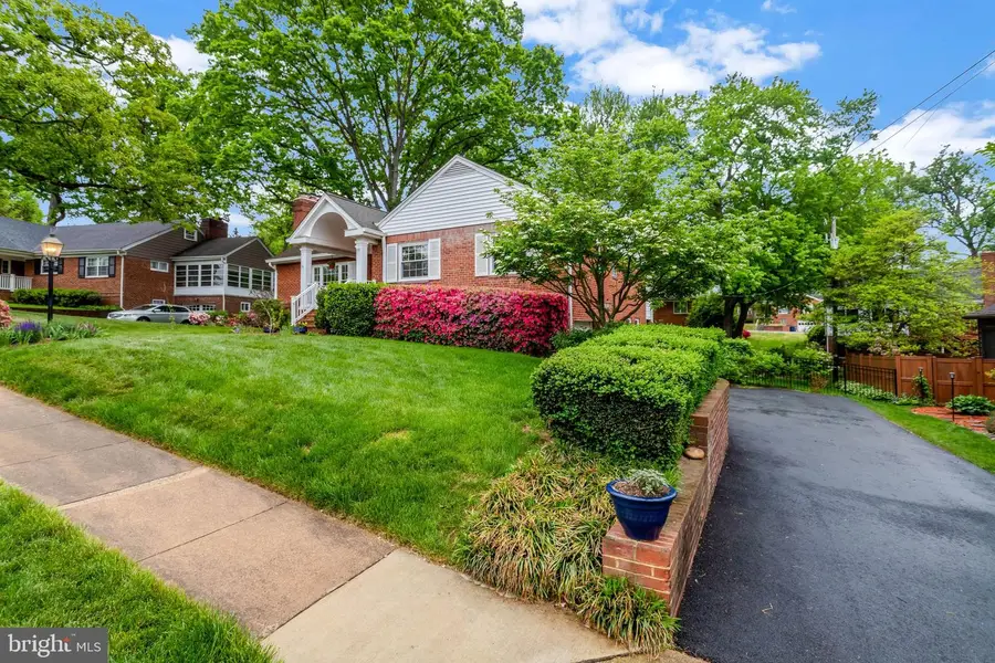 4912 28th St N, Arlington, VA 22207 - #2