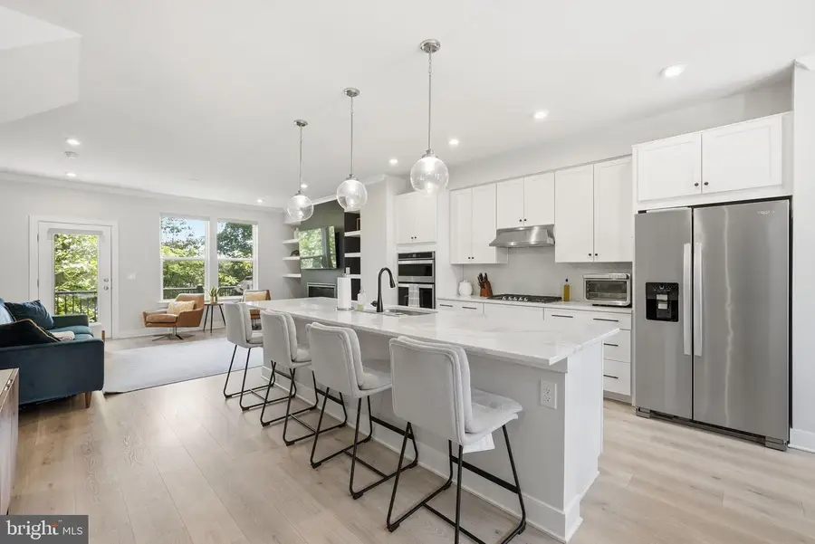 1015 S Taylor Ct, Arlington, VA 22204 - #2