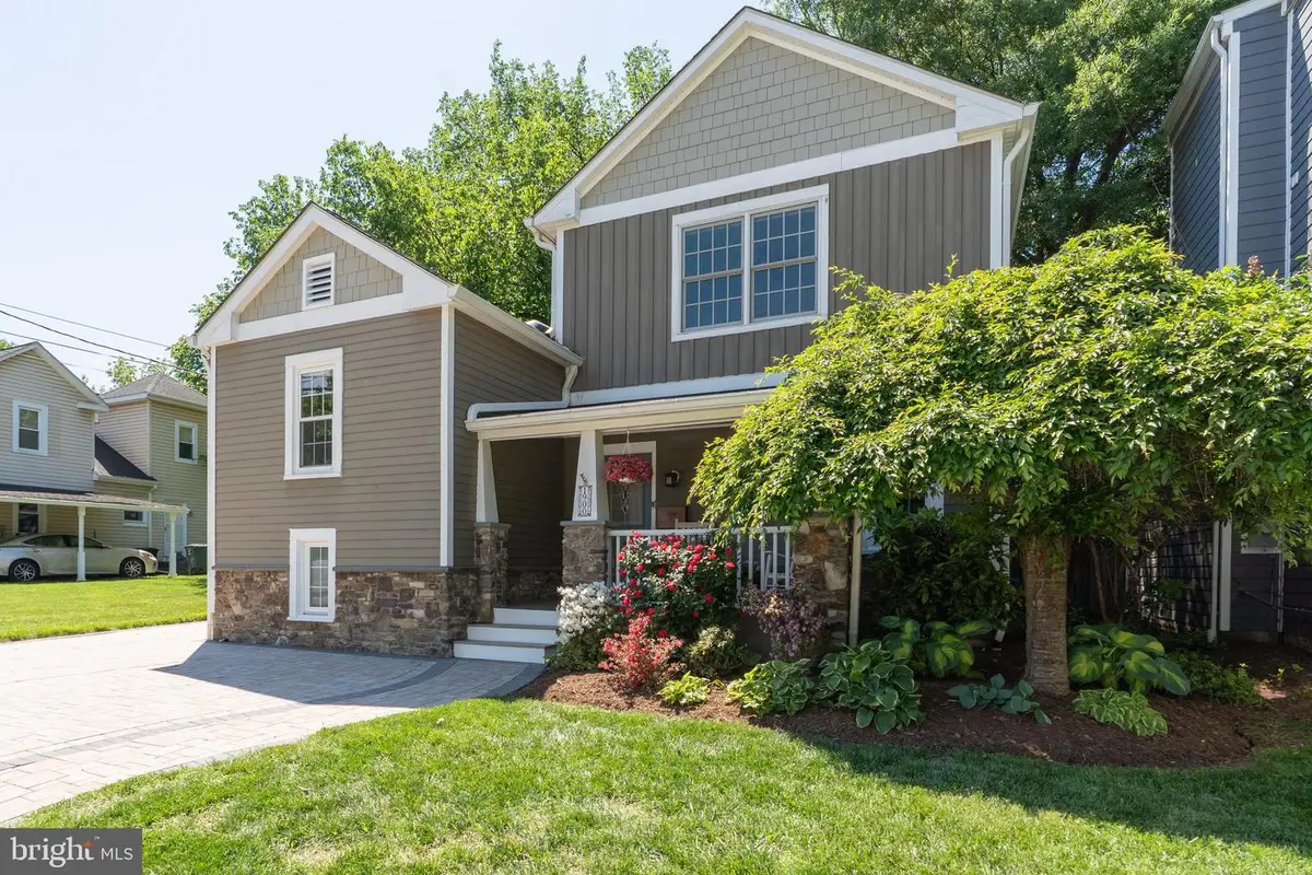 1900 N Nelson St, Arlington, VA 22207 - #1