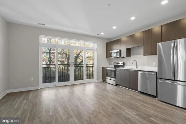 989 S Buchanan St #312, ARLINGTON, VA 22204