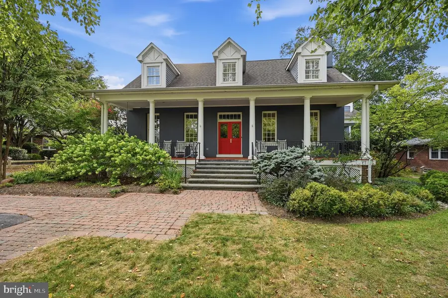 1908 S Arlington Ridge Rd, Arlington, VA 22202 - #2