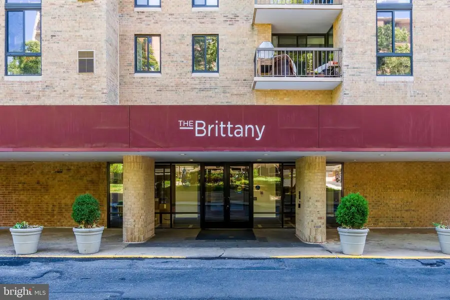 4500 S Four Mile Run Dr #105, Arlington, VA 22204 - #2