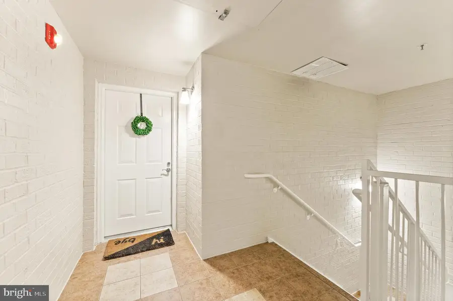 4089 S Four Mile Run Dr #404, Arlington, VA 22204 - #3