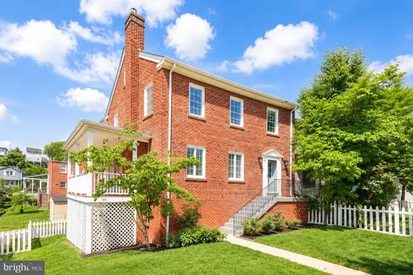 2012 S Glebe Rd, ARLINGTON, VA 22204