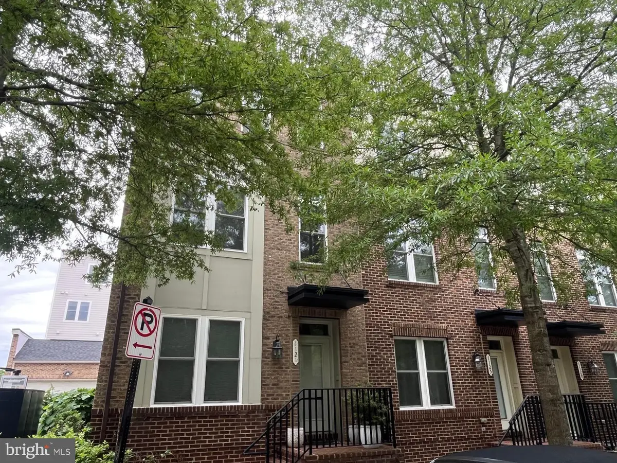 1121 S Lincoln St, Arlington, VA 22204 - #1