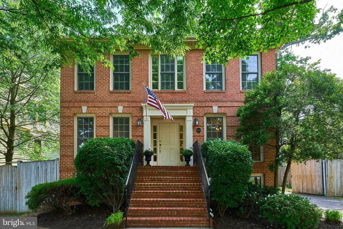 2904 N 4th St N, Arlington, VA 22201 - #1