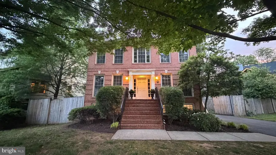 2904 N 4th St N, Arlington, VA 22201 - #2