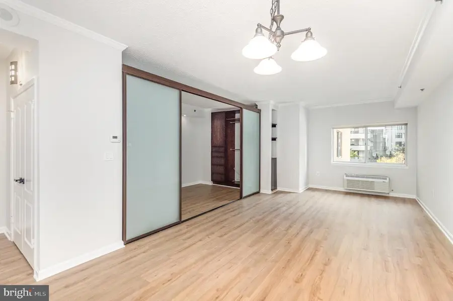 1211 S Eads St #307, Arlington, VA 22202 - #3