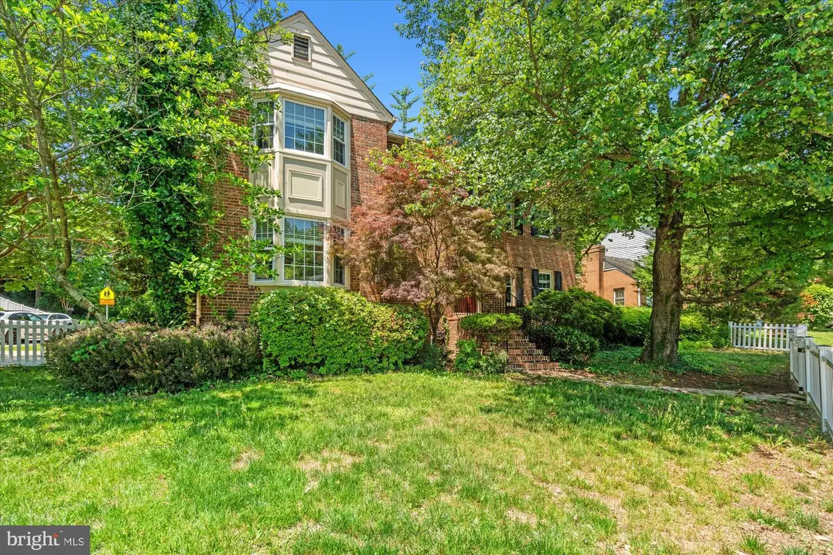 2232 Military Rd, Arlington, VA 22207 - #1