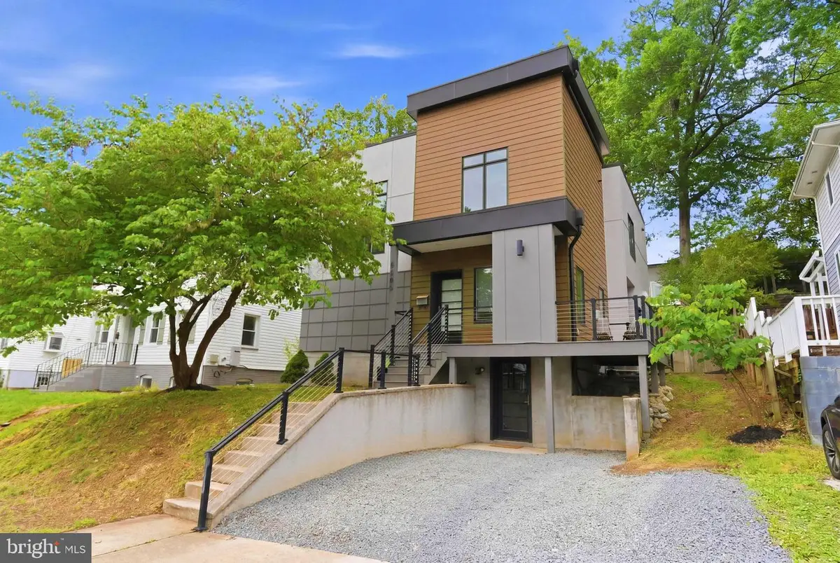 1408 N Powhatan St N, Arlington, VA 22205 - #1