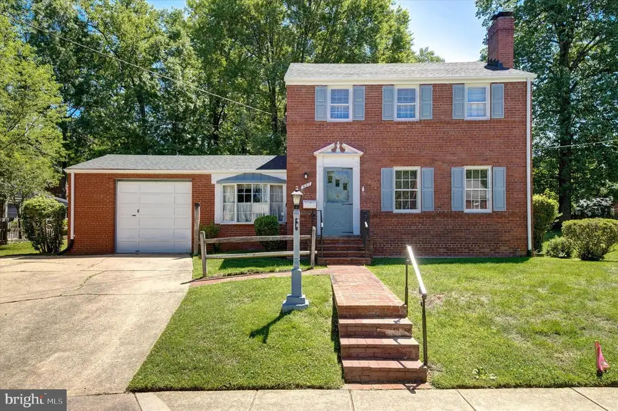 907 N Liberty St, Arlington, VA 22205 - #2