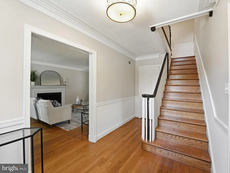 2328 S Nash St, Arlington, VA 22202 - #2