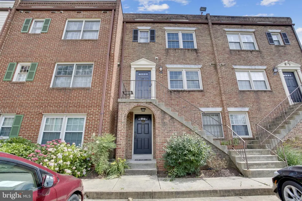 953 S Scott St #1, Arlington, VA 22204 - #1