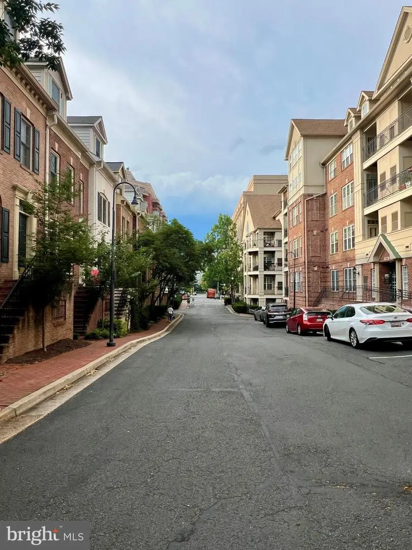 1321 N Adams Ct #201, Arlington, VA 22201 - #3