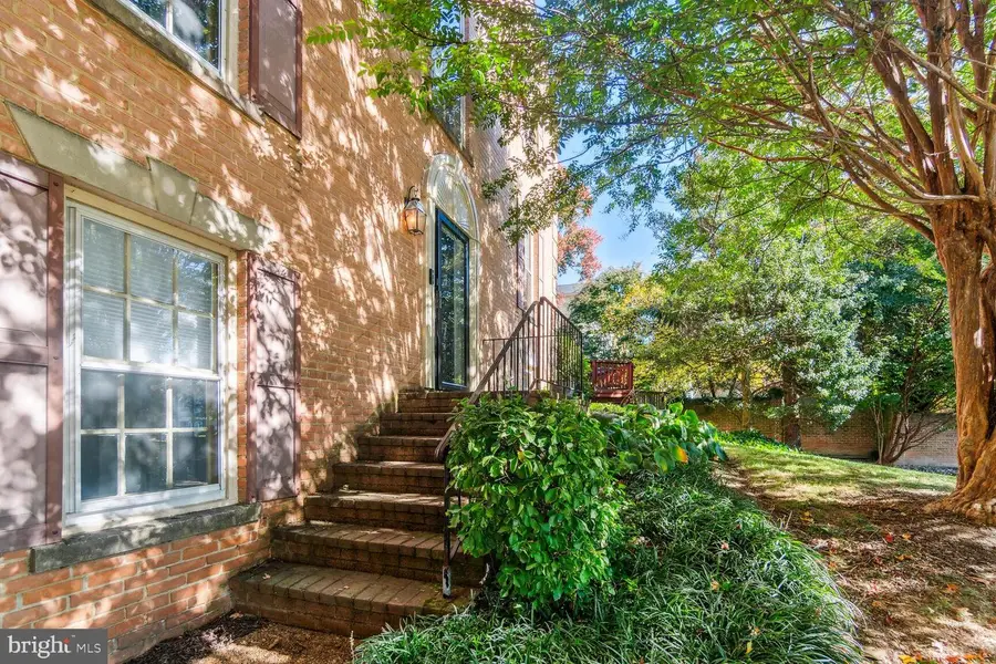 5607 Langston Blvd, Arlington, VA 22207 - #2