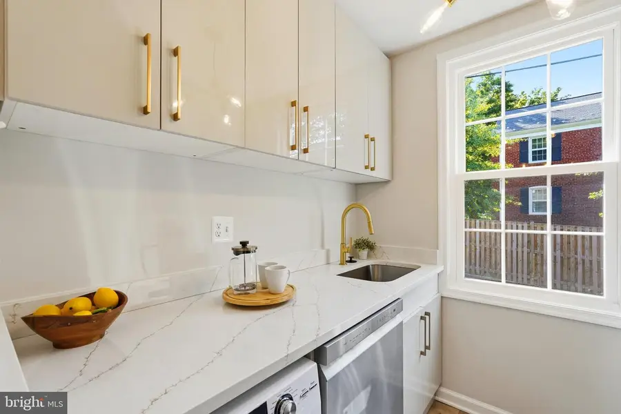 220 N Thomas St #220-1, Arlington, VA 22203 - #2