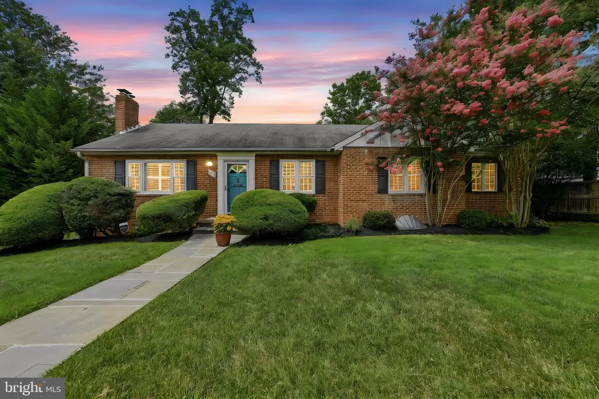 6719 Williamsburg Blvd, Arlington, VA 22213 - #1