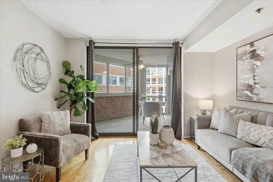 1001 N Vermont St #804, Arlington, VA 22201 - #3