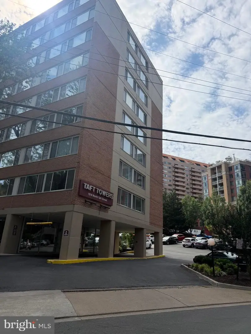 1210 N Taft St #909, Arlington, VA 22201 - #2