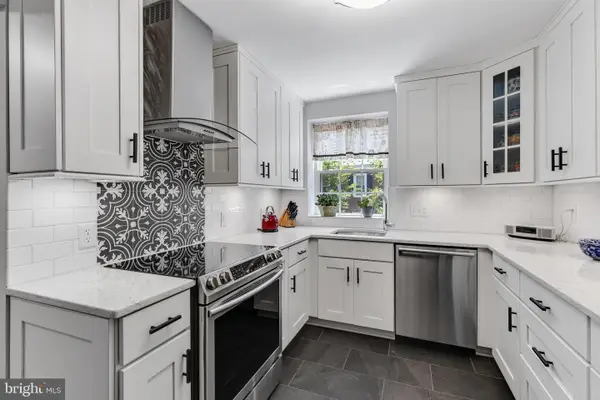 2877 S Buchanan St #a2, ARLINGTON, VA 22206