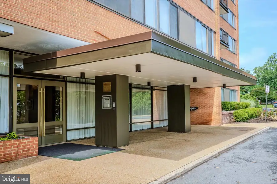 4390 Lorcom Ln #102, Arlington, VA 22207 - #2