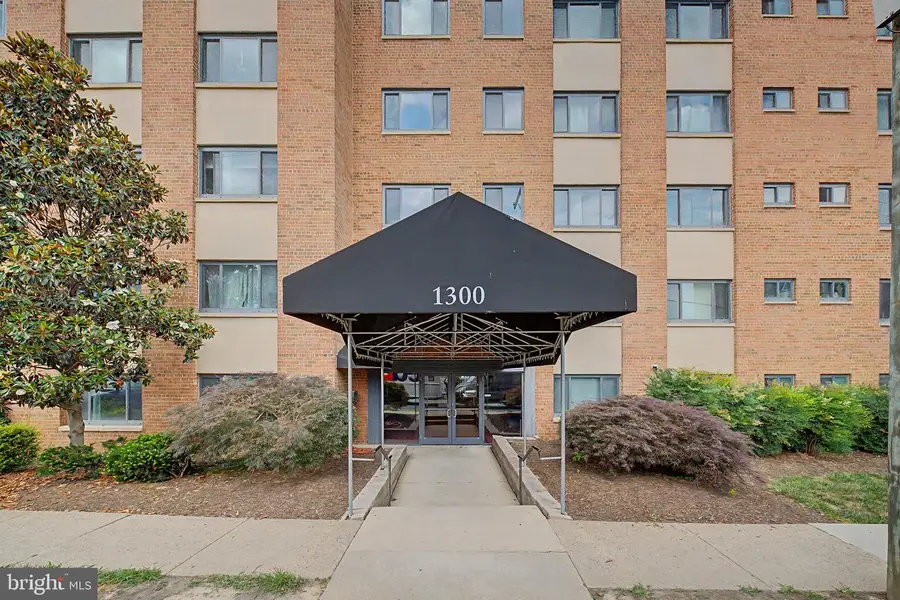 1300 Arlington Ridge #708, Arlington, VA 22202 - #3