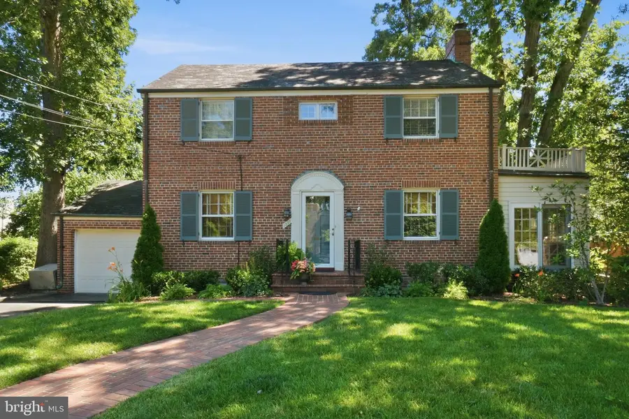 1251 S Oakcrest Rd, Arlington, VA 22202 - #2