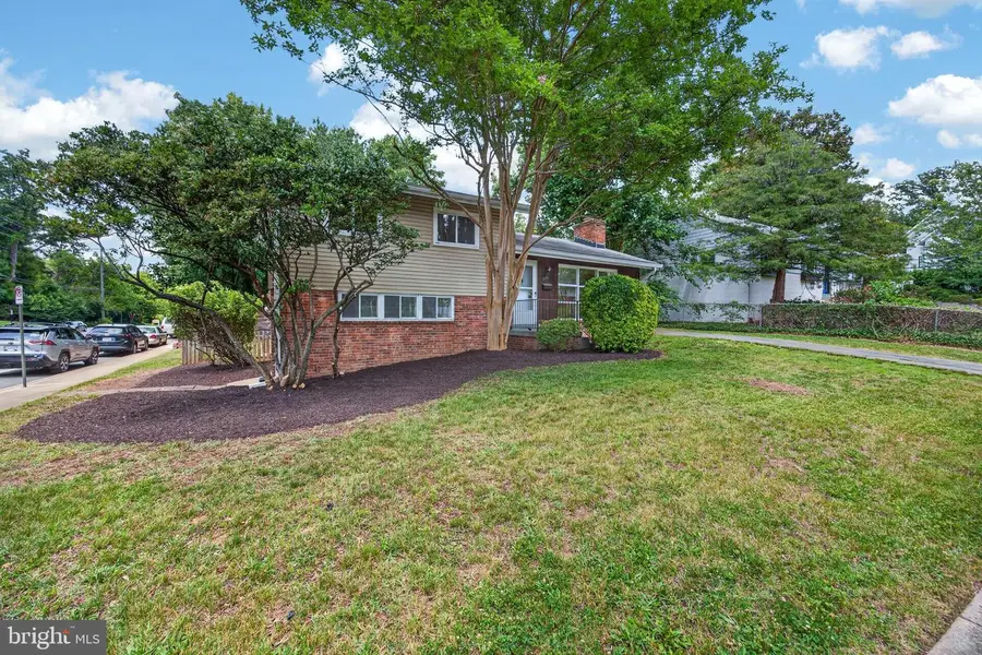 3303 17th St N, Arlington, VA 22201 - #2