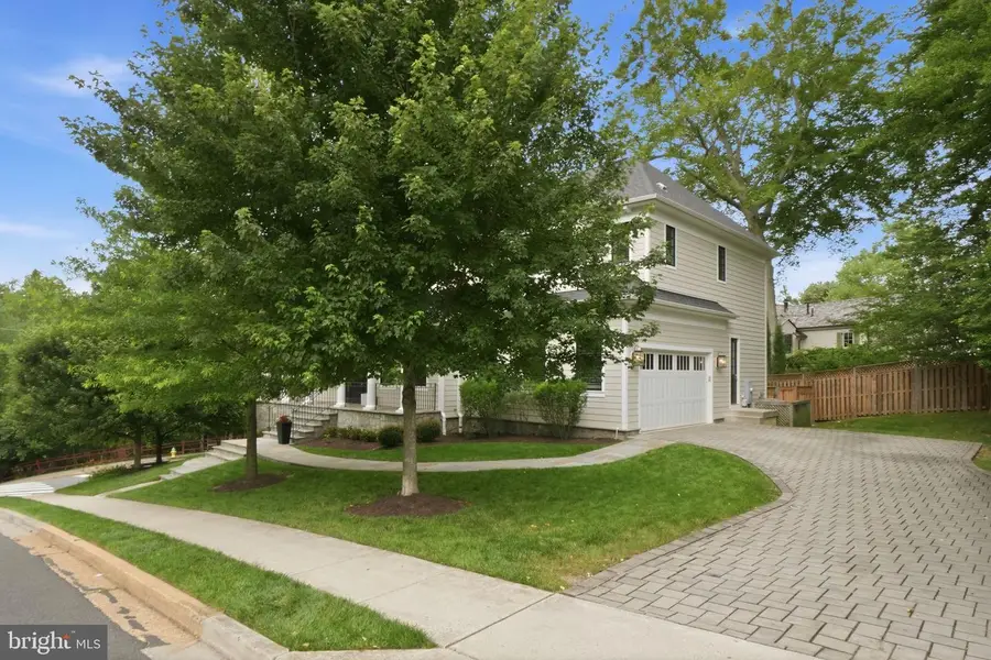 3555 N Dickerson St, Arlington, VA 22207 - #2