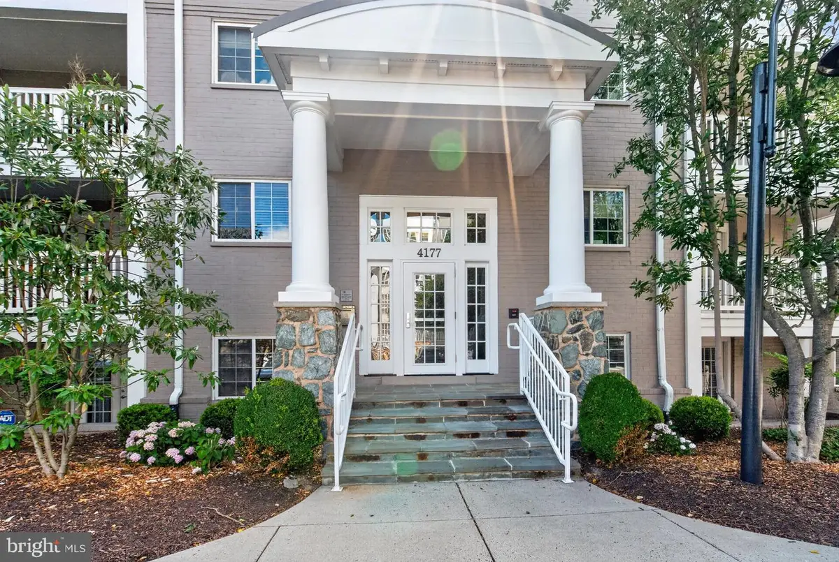 4177 S Four Mile Run Dr #302, Arlington, VA 22204 - #1