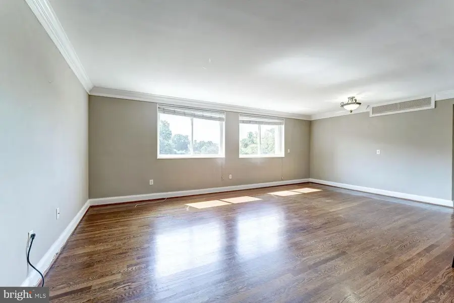 2016 N Adams St #408, Arlington, VA 22201 - #3