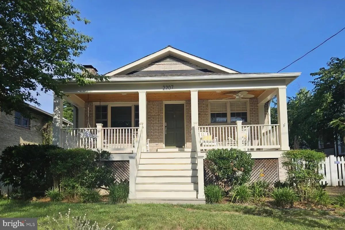 2207 N Kenmore St N, Arlington, VA 22201 - #1