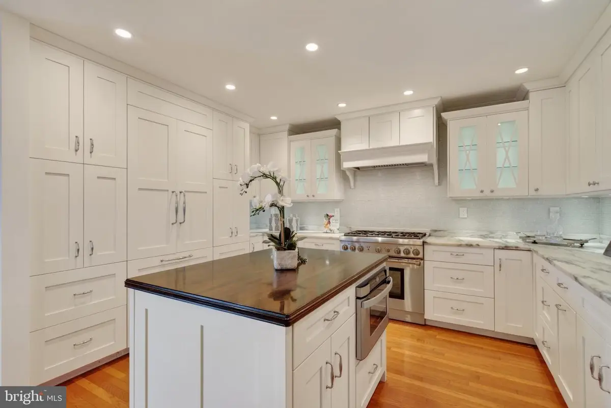 1739 N Wakefield St N, Arlington, VA 22207 - #1