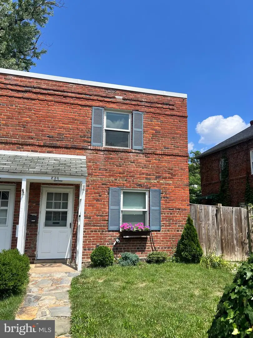 829 S Irving St, Arlington, VA 22204 - #1