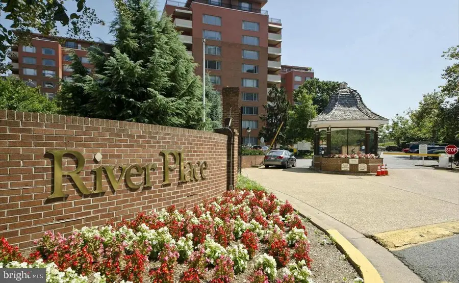 1121 Arlington Blvd #825, Arlington, VA 22209 - #2